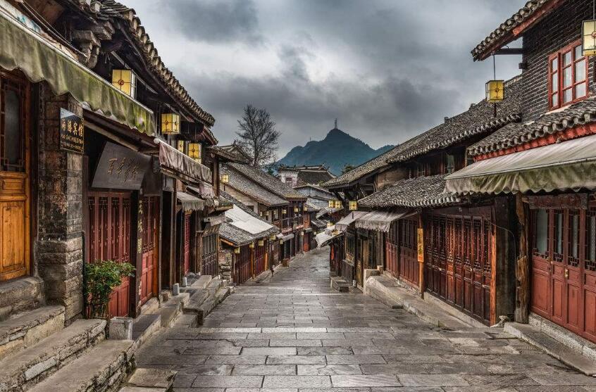 李玫瑾批评《繁花》,引热议!道歉删帖难平众怒?闹大了!